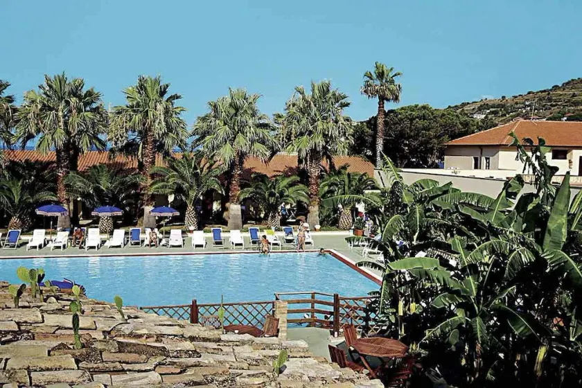 Baia Delle Sirene Beach Resort - Image 1