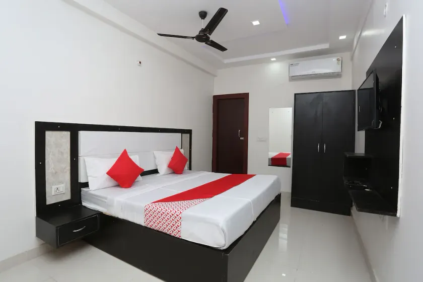 Hotel The Elite Inn By OYO Rooms - Image 1