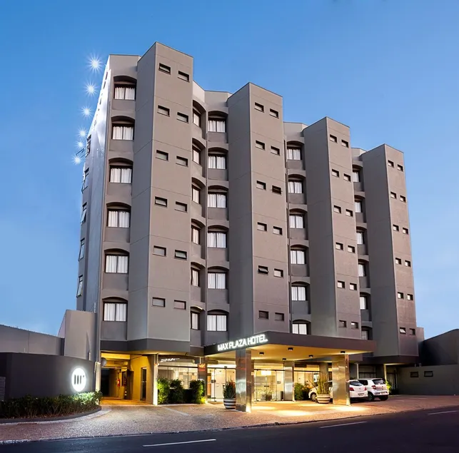 Max Plaza Hotel - Image 1