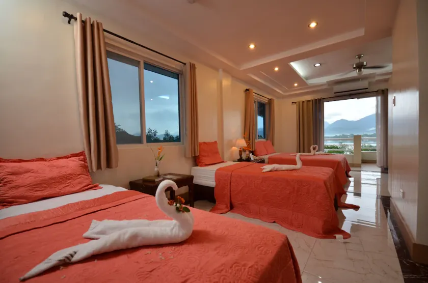 Villa de Sierra Vista - Image 1