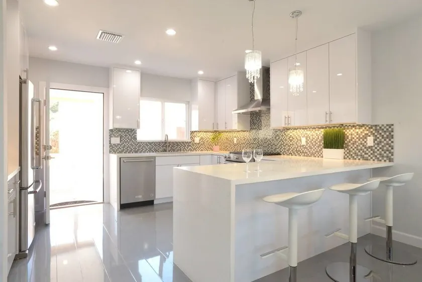 Bright Spacious Family House Near Universal Studios - Image 1
