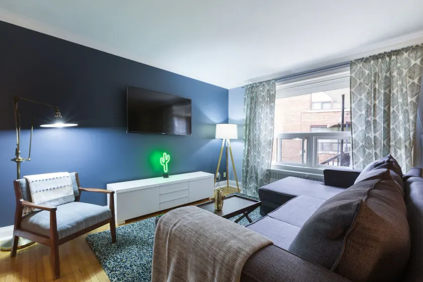 Spacious Apartment in Forest Hill (Free Parking) - Image 1