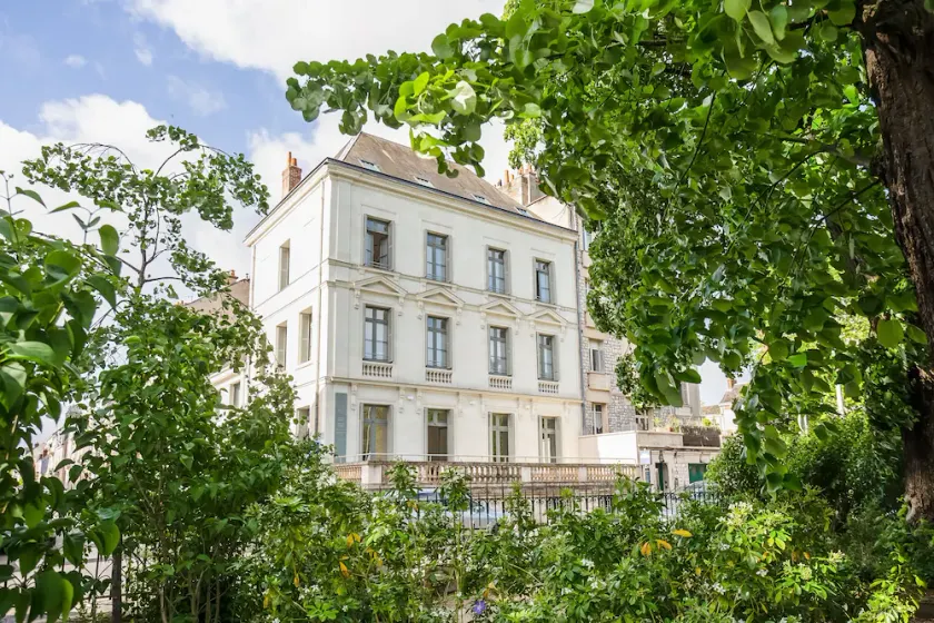 La Residence Central Parc - Image 1