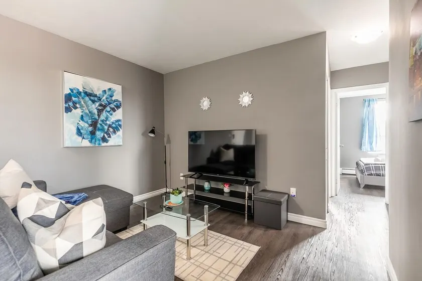 2BR Apt With Netflix - Near DT Hamilton - Image 1