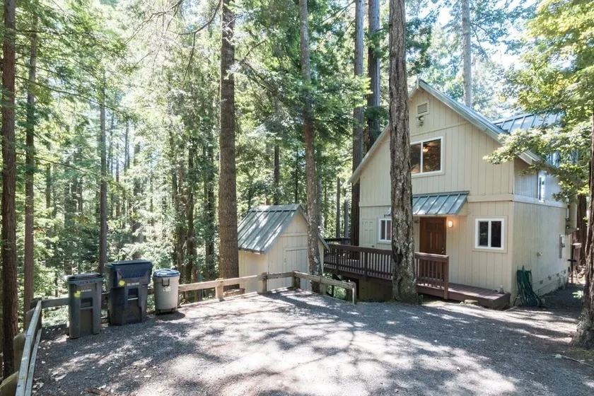 Fish Rock Retreat Home - Image 1