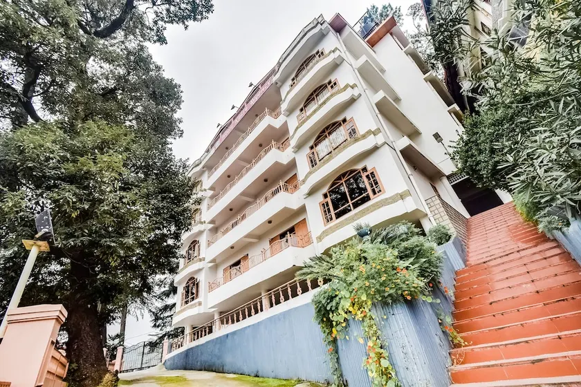 Hotel Kalra Regancy by OYO Rooms - Image 1