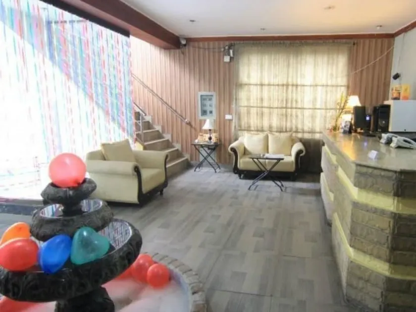 Safari Hotel Mall Road - Image 1