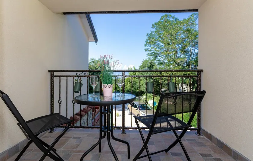 Beautiful Home in Gornja Hlapa With Jacuzzi, Wifi and 2 Bedrooms - Image 1