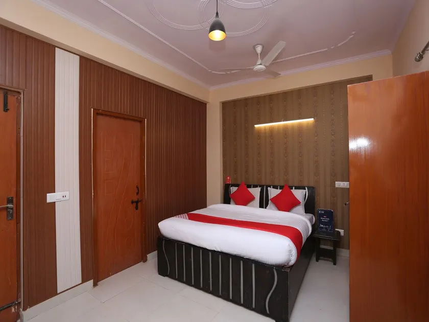 Chirag House By OYO Rooms - Image 1
