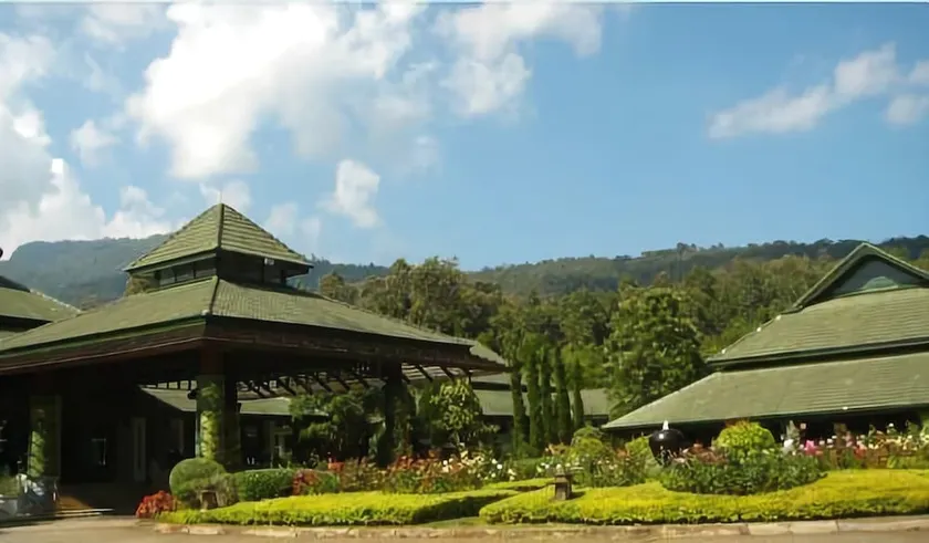 Botanic Resort - Image 1