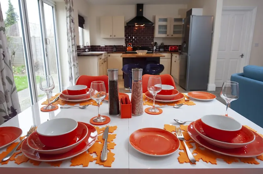 NEW Stunning 3BD House Central Ashford Sleeps 6! - Image 1