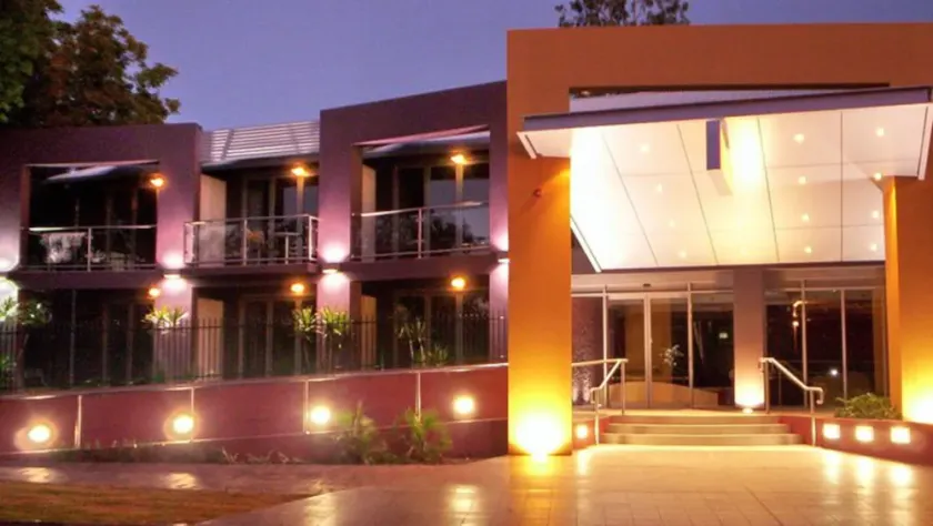 Stay at Alice Springs Hotel - Image 1