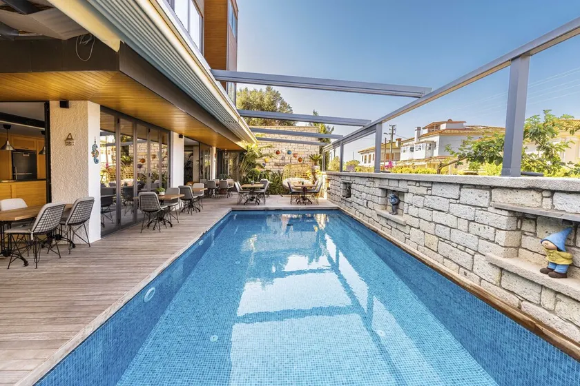 Yerli Otel Alacati - Image 1