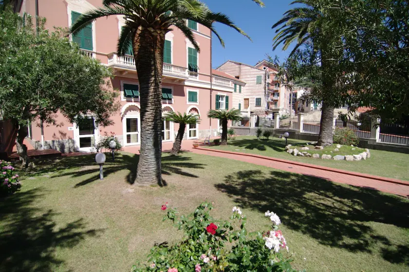Residenza Madri Pie Noli - Image 1