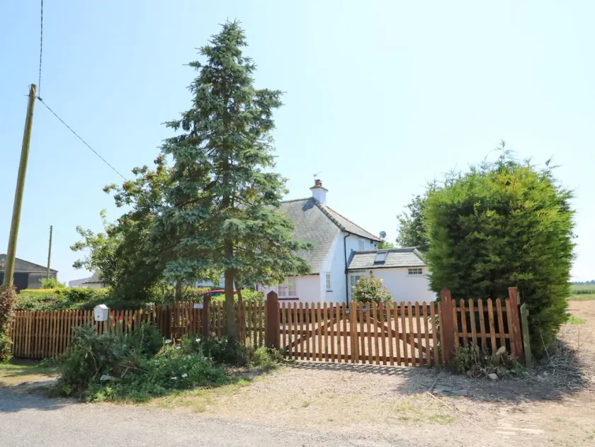 Grange Farm Cottage - Image 1