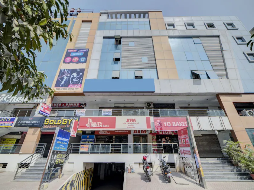 OYO 28033 Pradha Grand - Image 1