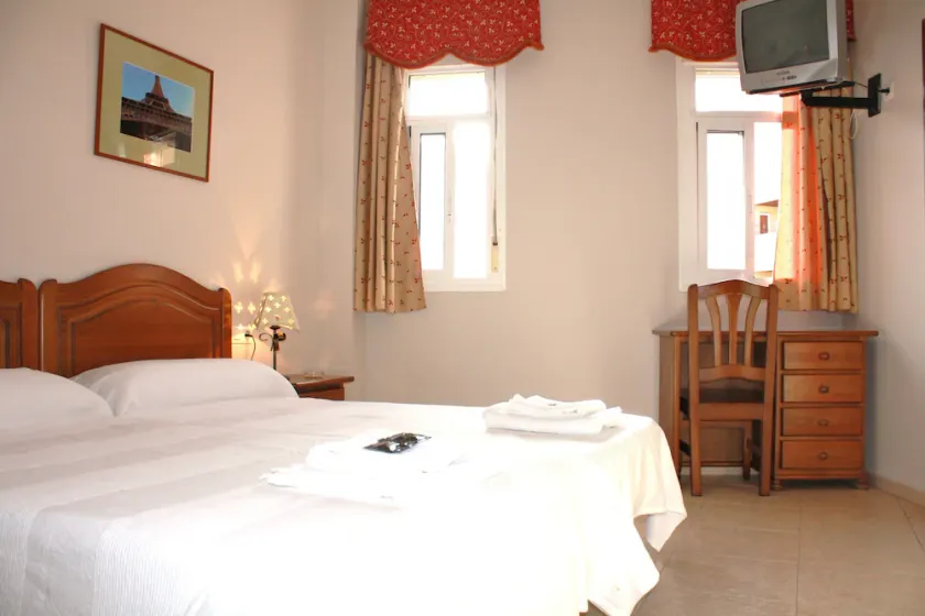 Hostal Carlos II - Image 1