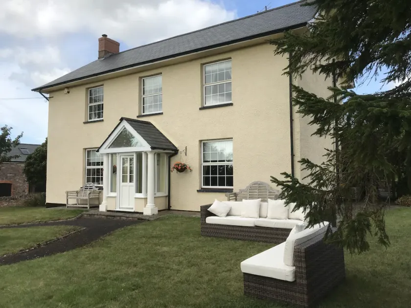 Lower Marsh Farm Bed & Breakfast - Image 1