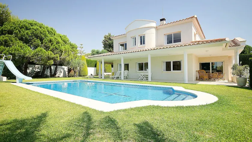 Casa Blanca - Image 1