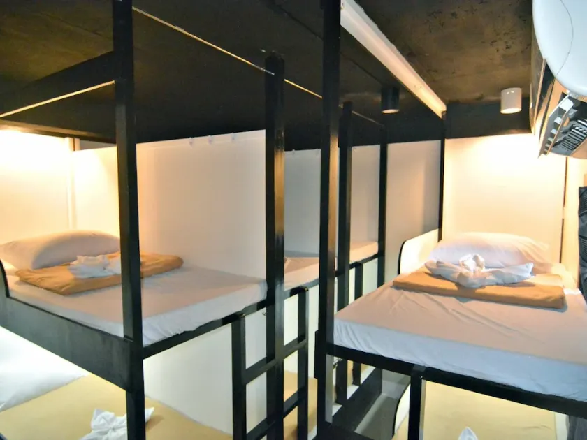 Island Hostel Boracay - Image 1