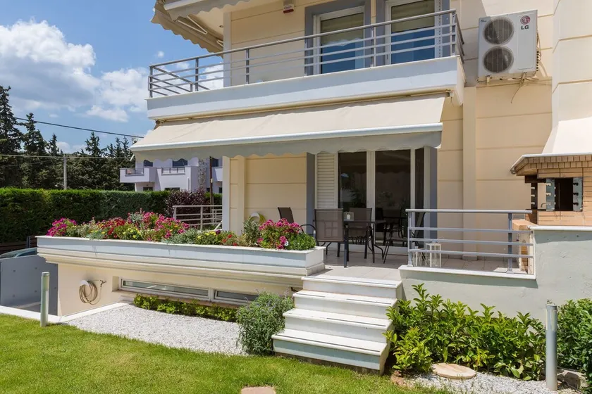 Bright & Spacious, two-floor Family Garden Home - Image 1