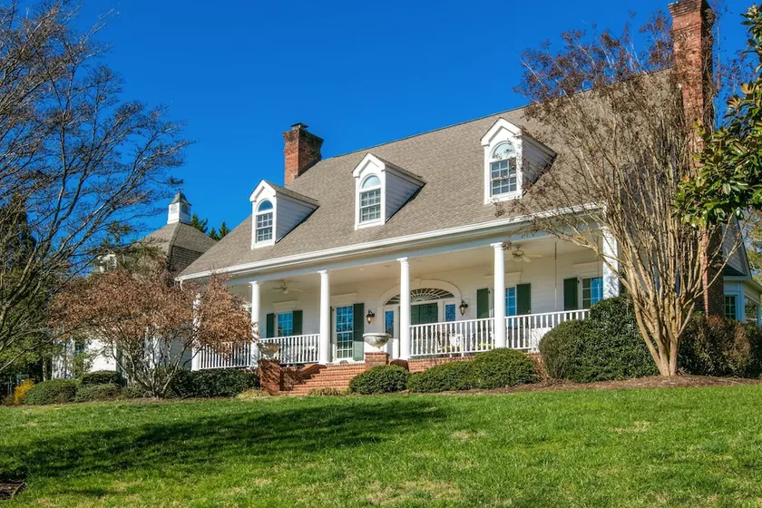 Hart House- A Luxurious Asheville Vacation Country ! 6 Bedroom Home - Image 1