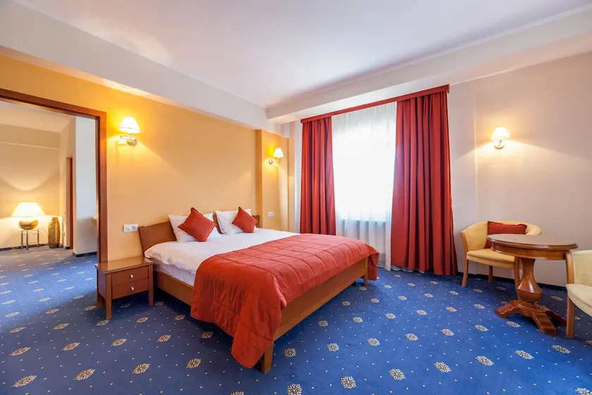 Best Western Plus Expocenter - Image 1