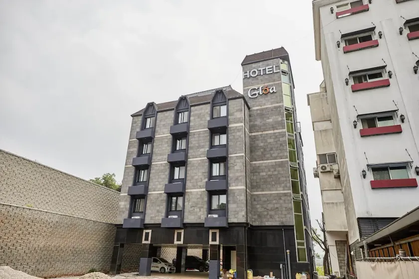 Gloa Hotel - Image 1