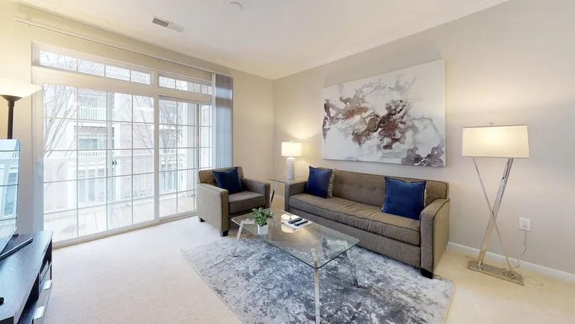Global Luxury Suites at the Junction - Image 1