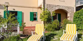 Fiascherino Apartment with Private Parking & Seaview - Image 1