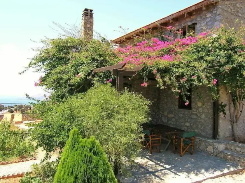 Haritakis House - Image 1