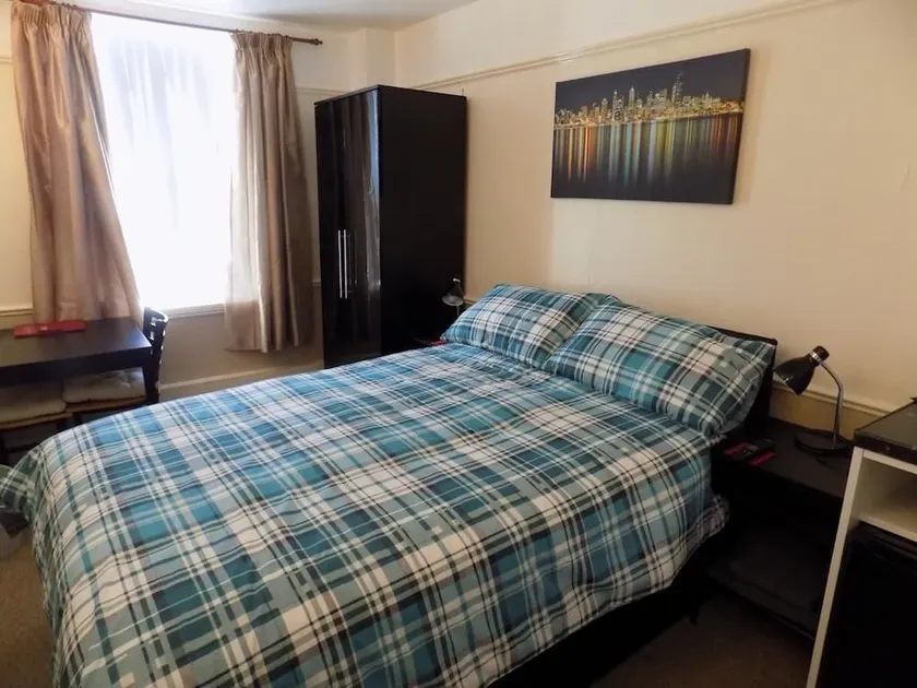 Comfort Rooms - Image 1