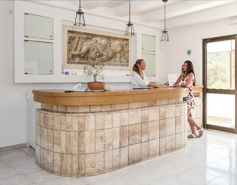Hercules Hotel - Image 1