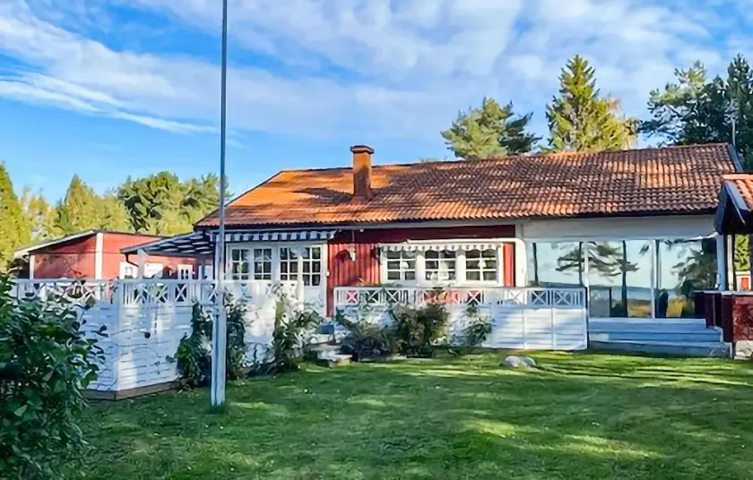 Nice Home in Mönsterås With Wifi, Outdoor Swimming Pool and Heated Swimming Pool - Image 1