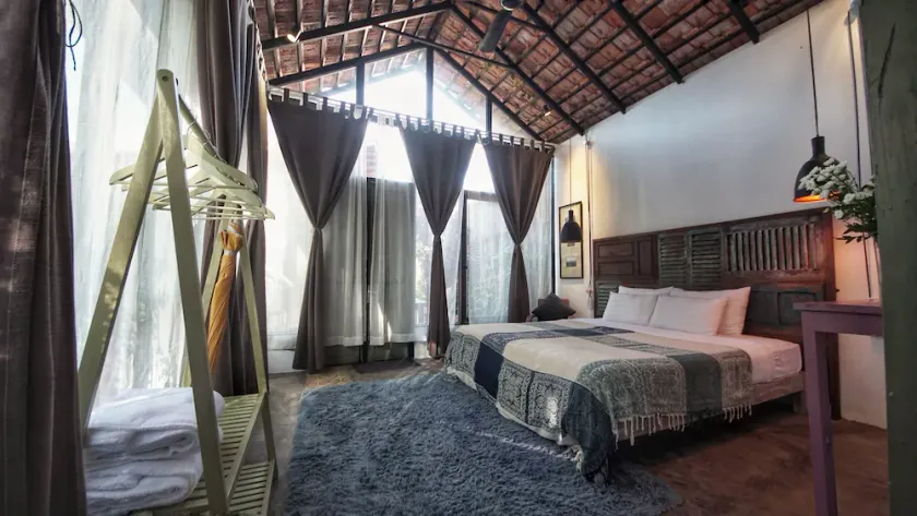 Banyan House - Image 1