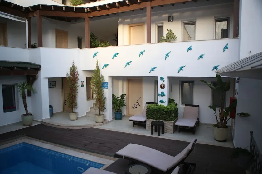 7. Art Feslegen Hotel - Image 1