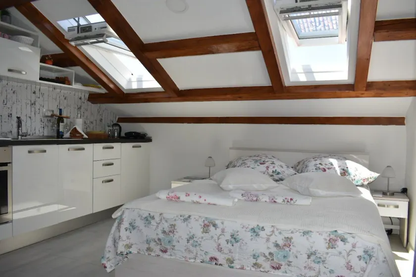 Dante Apartment - Image 1