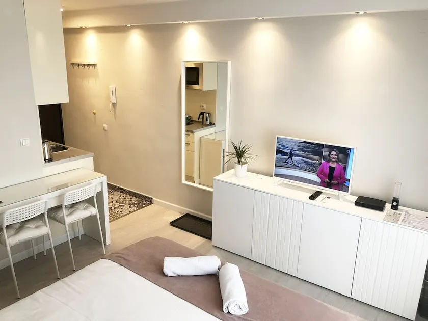 Penthouse “Sky 16” Studio Apartment - Image 1
