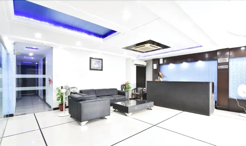 The Cameron by OYO Rooms - Image 1