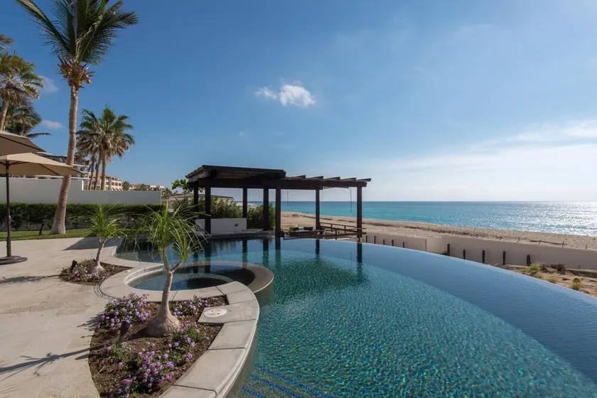 Outstanding Beachfront for up to 15 People: Villa Delfines - Image 1