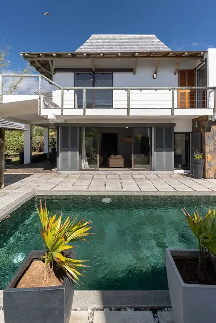 Koki Bonheur Beachfront Villa By StayMauritius - Image 1