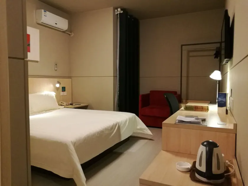 Jinjiang Inn Wuhan Liuduqiao - Image 1