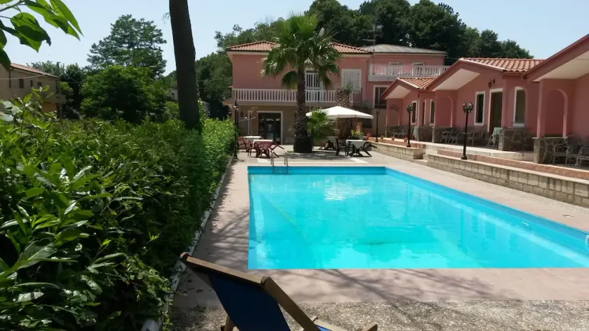 Hotel La Pineta - Image 1