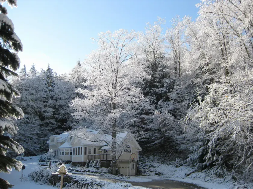 Mountain Valley Retreat - Image 1