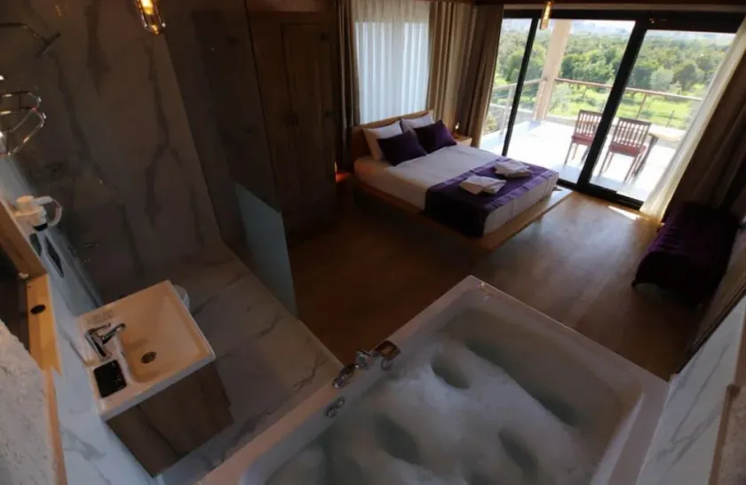 Gorgeous Villa With Private Pool and Jacuzzi in Fethiye - Image 1