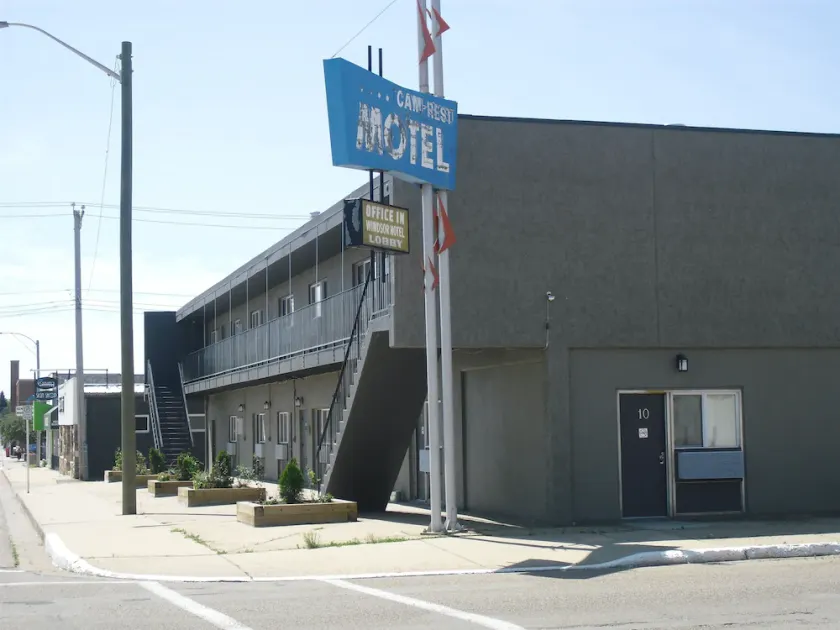 Camrest Motel - Image 1