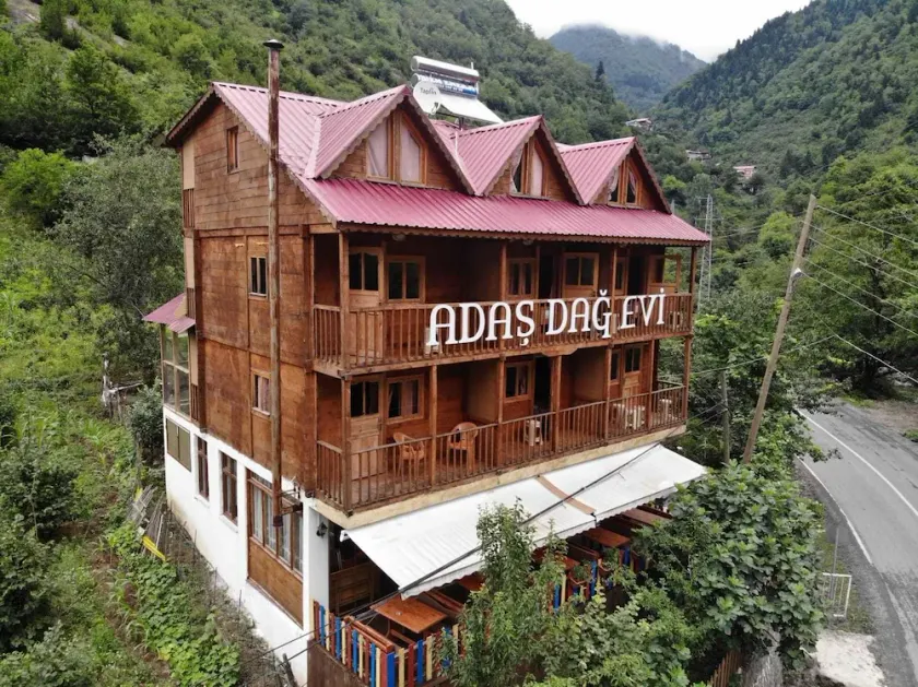 Adas Dag Evi & Restoran - Image 1