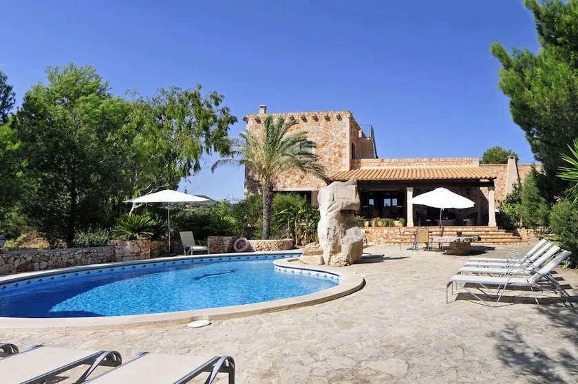 Es Castell - Image 1