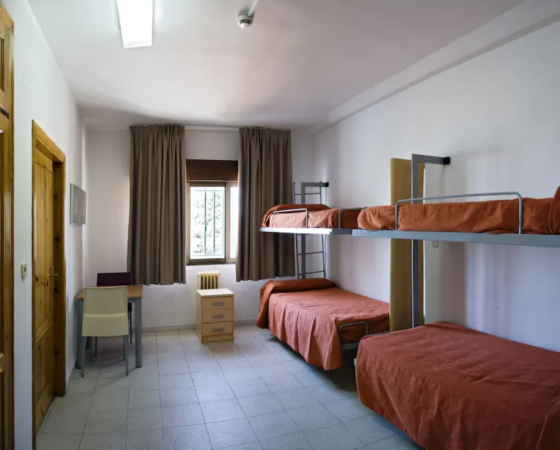 Albergue Inturjoven Viznar - Image 1