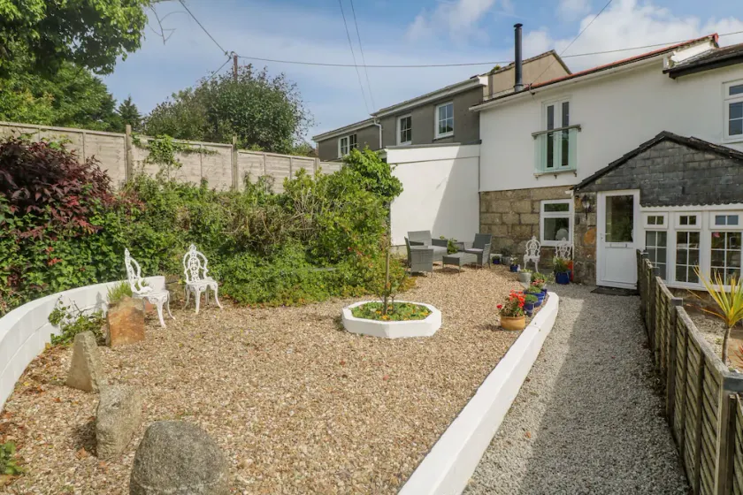 2 Riverside Cottages - Image 1